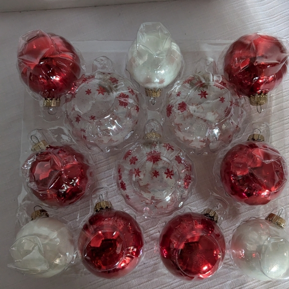 VTG Krebs 12 glass Christmas tree ornaments Santa flake red white - Picture 2 of 6